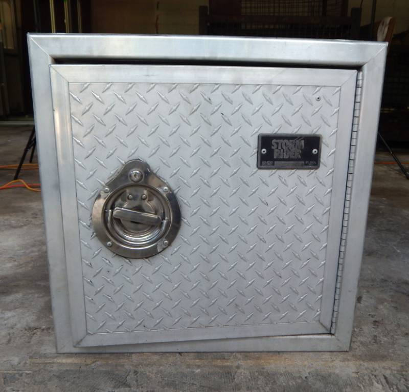 lot 43 image: Kolstad Company Storm Rider Diamond Plate Storage Box