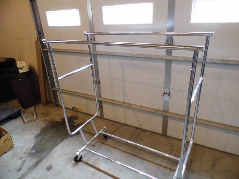Rolling Clothes Rack