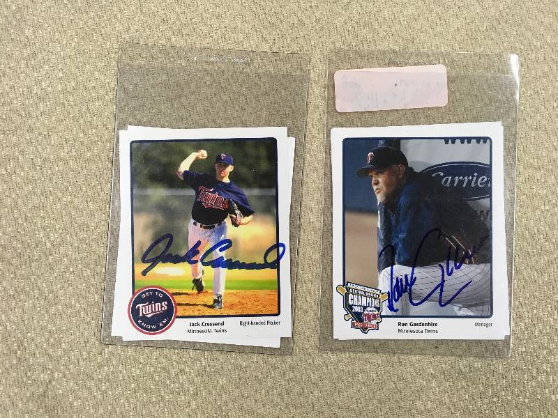 lot 428 image: Four Autographed Minnesota Twins Photographs