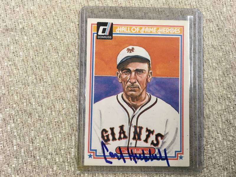 lot 432 image: Autographed Carl Hubbell Card