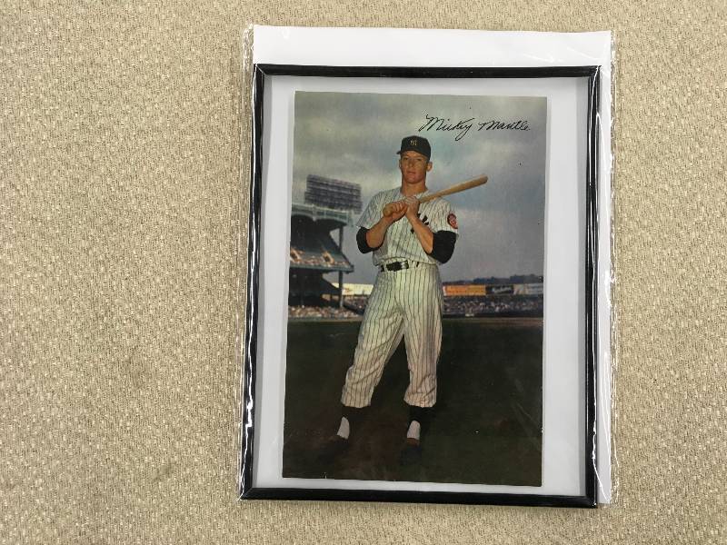 lot 435 image: 1952-1955 Dormand Mickey Mantle Postcard