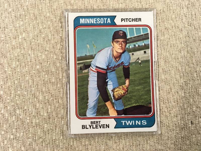 lot 446 image: 1974 Bert Blyleven Card