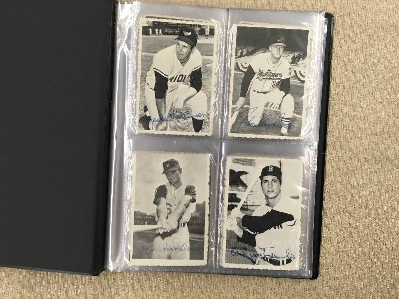 lot 462 image: 1968 Topps Deckle Edge MLB Complete Card Set