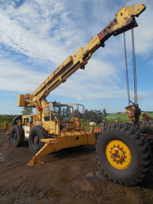 Dresser 15 Ton Crane on wheels