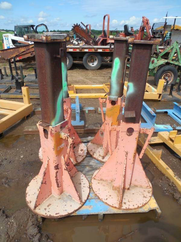 (4) 25 ton Jack Stands