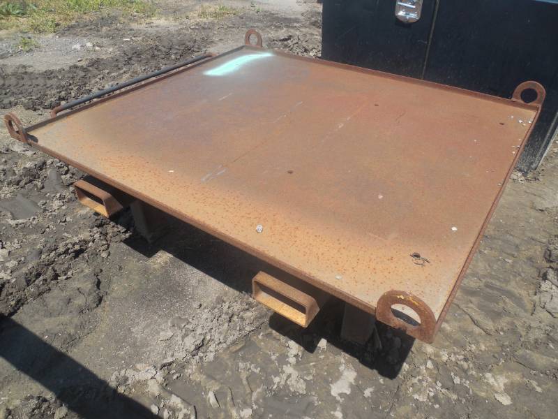 Table with Fork Pockets