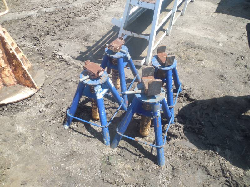 (4) heavy duty jack stands