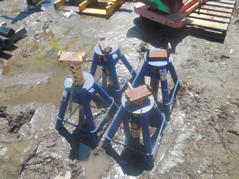 (4) heavy duty jack stands