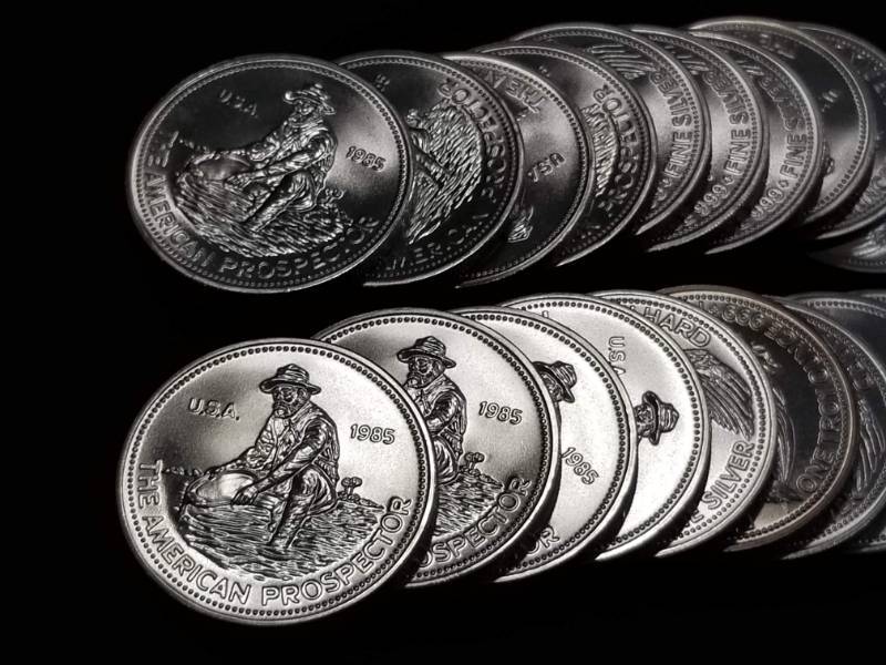 lot 05 image: ROLL OF 20 ENGELHARD AMERICAN PROSPECTOR 1oz .999 FINE SILVER ROUNDS 1985
