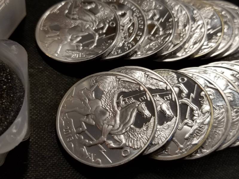 lot 21 image: ROLL OF 20 PEGASUS 1 TROY OZ .999 FINE SILVER ROUNDS 2015
