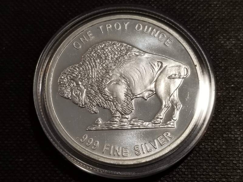 lot 24 image: 1 TROY OZ. .999 FINE SILVER INDIAN BUFFALO IN AIRTITE