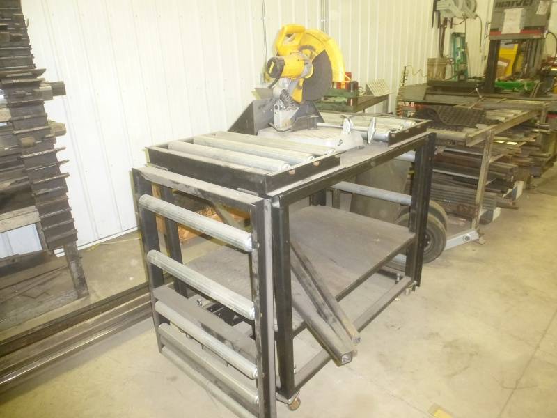 lot 17 image: Dewalt Chop Saw Roller Table