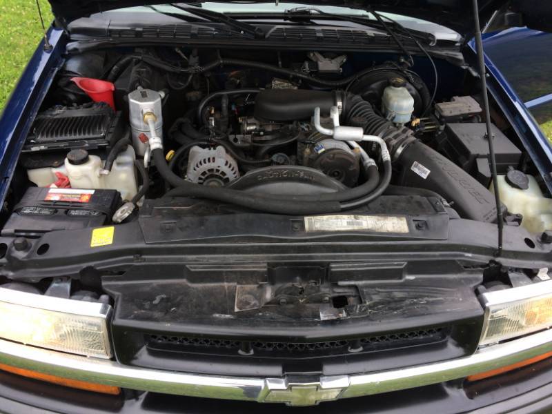 2000 Chevrolet S10 LS