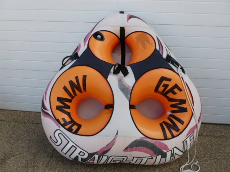lot 10 image: Water Raft