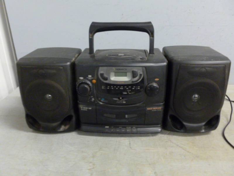 lot 11 image: Shelf Radio