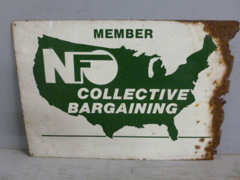 lot 17 image: Vintage Sign