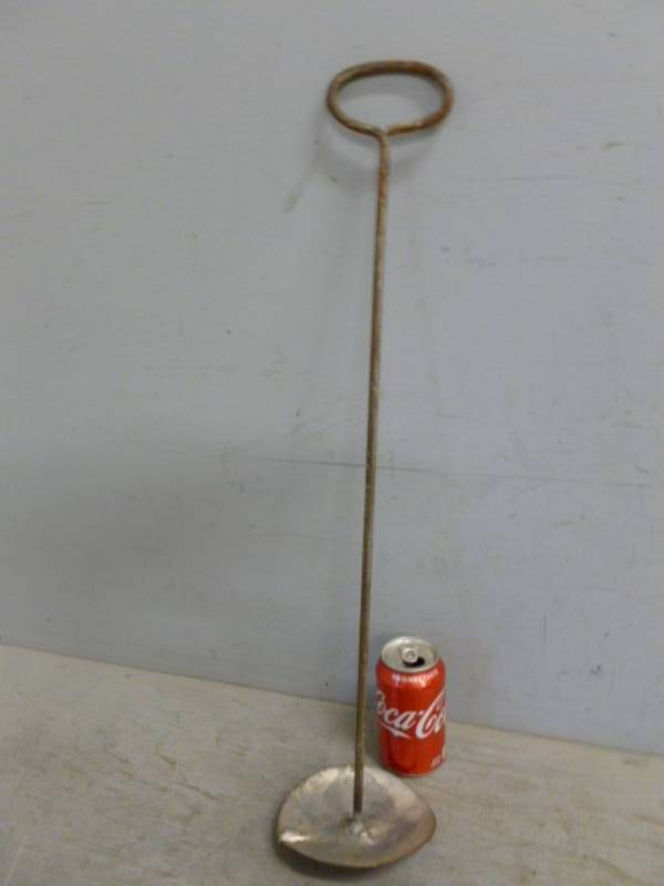 lot 18 image: Vintage Sample Rod