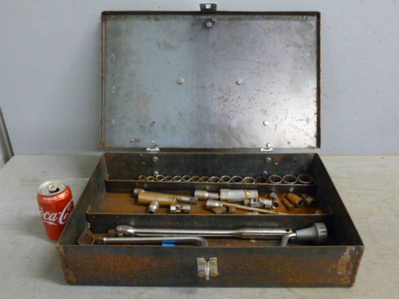 lot 19 image: Craftsman Tools