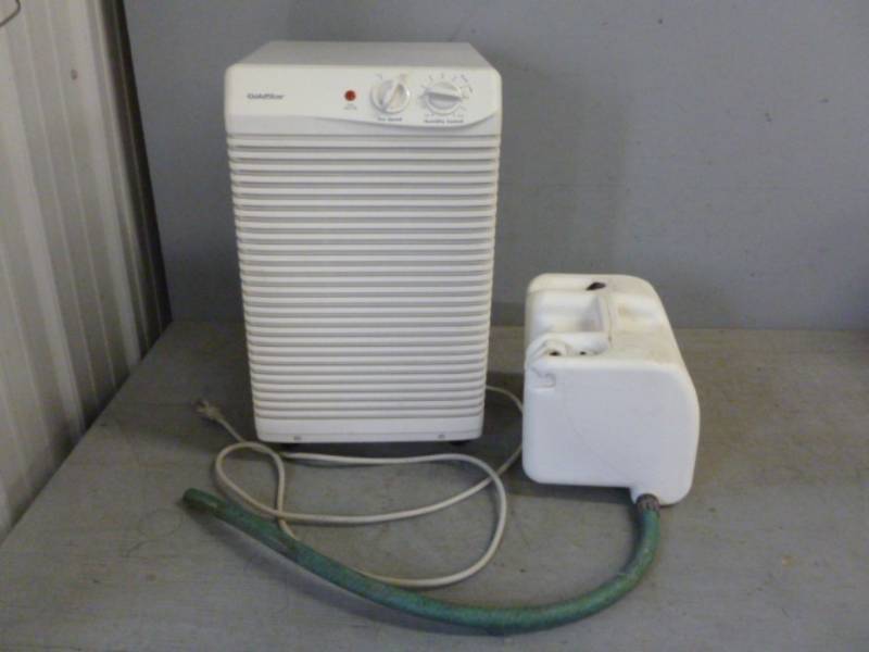 lot 28 image: Dehumidifier