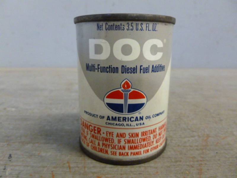 lot 31 image: Vintage Oil Can