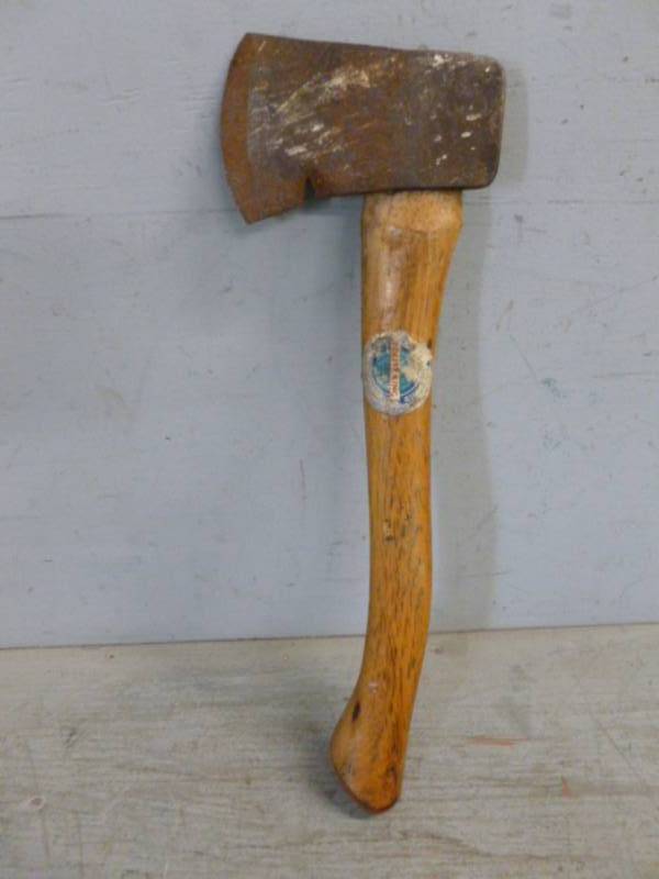 lot 33 image: Camp Ax