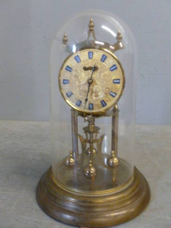 lot 46 image: Vintage Anniversary Clock