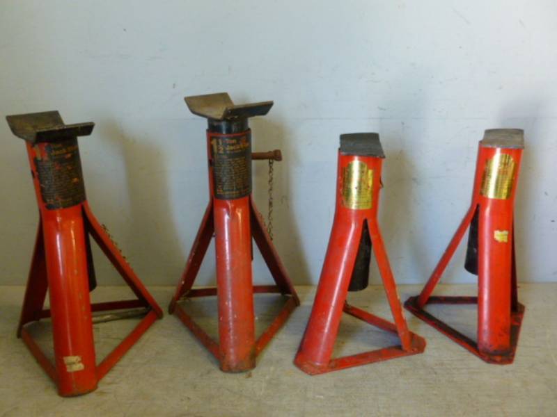 lot 59 image: Jack Stands
