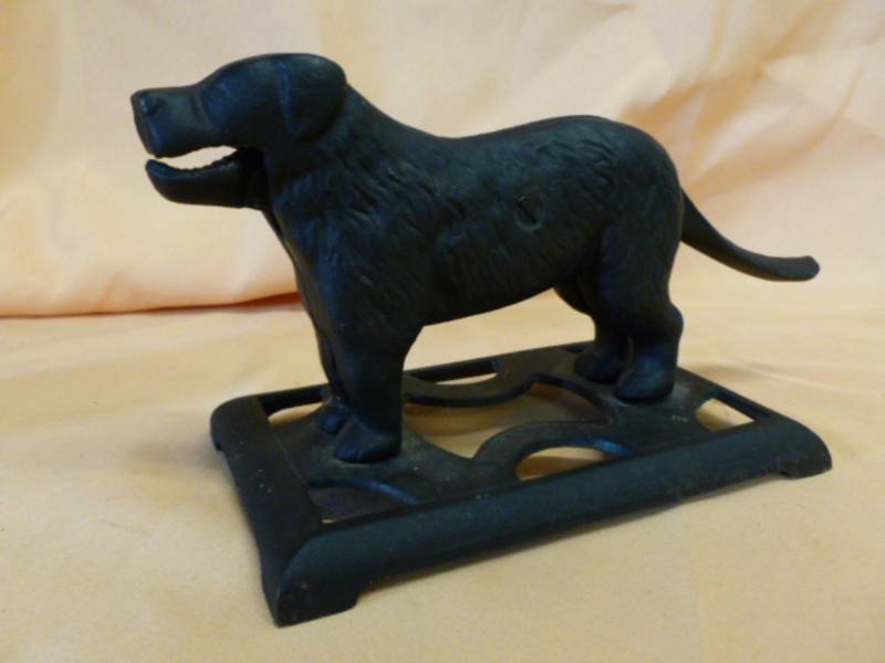 lot 73 image: Cast Iron Nut Cracker