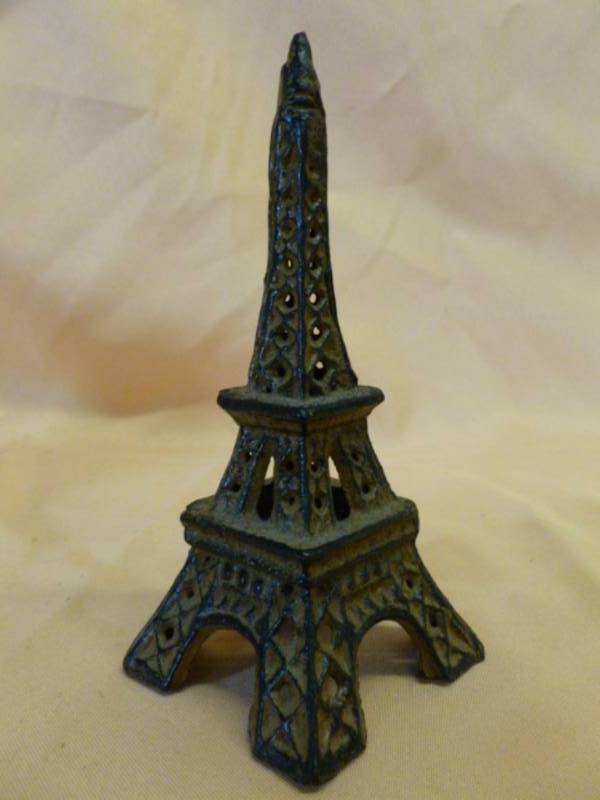 lot 74 image: Cast Iron Decoration