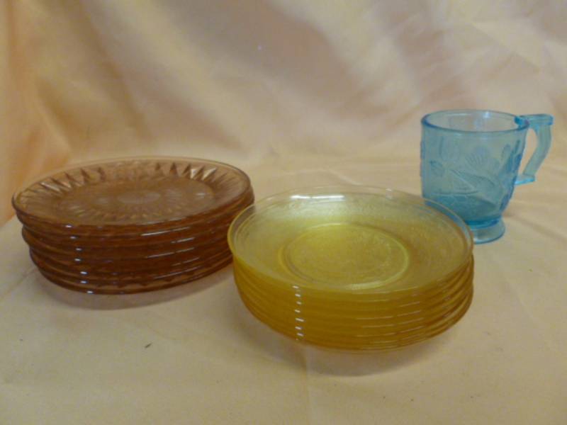 lot 76 image: Depression Glass
