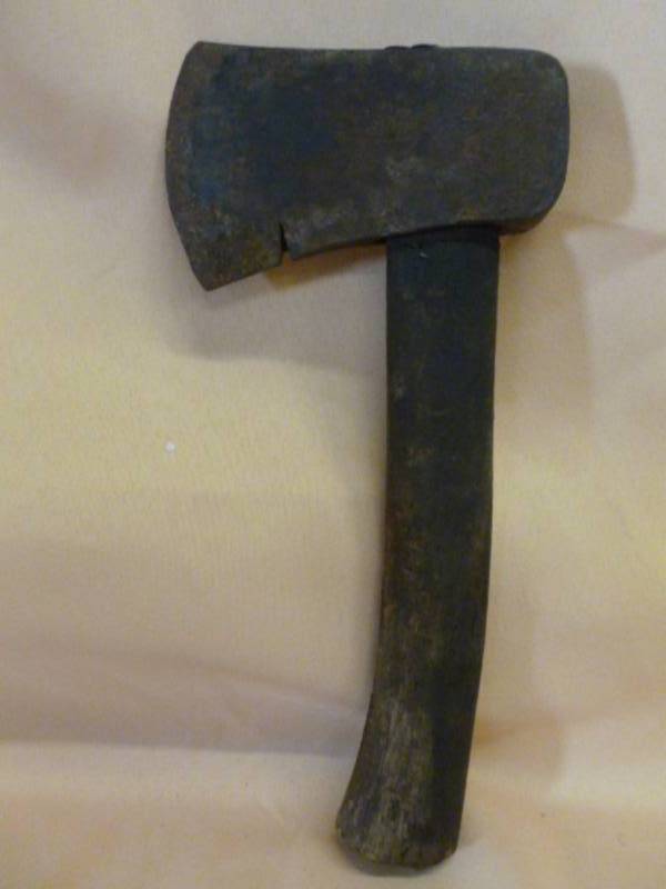 lot 85 image: Vintage Collins Camp Ax