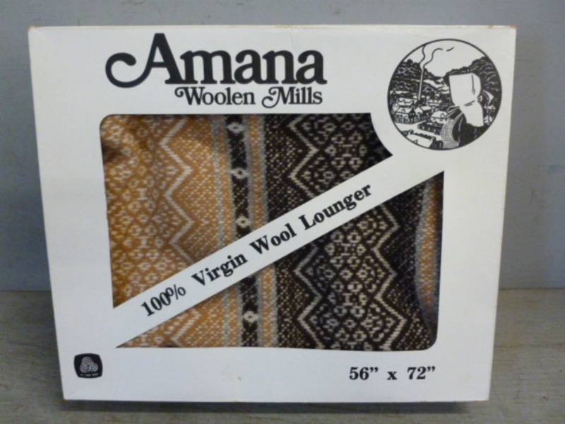 lot 89 image: Vintage Wool Blanket