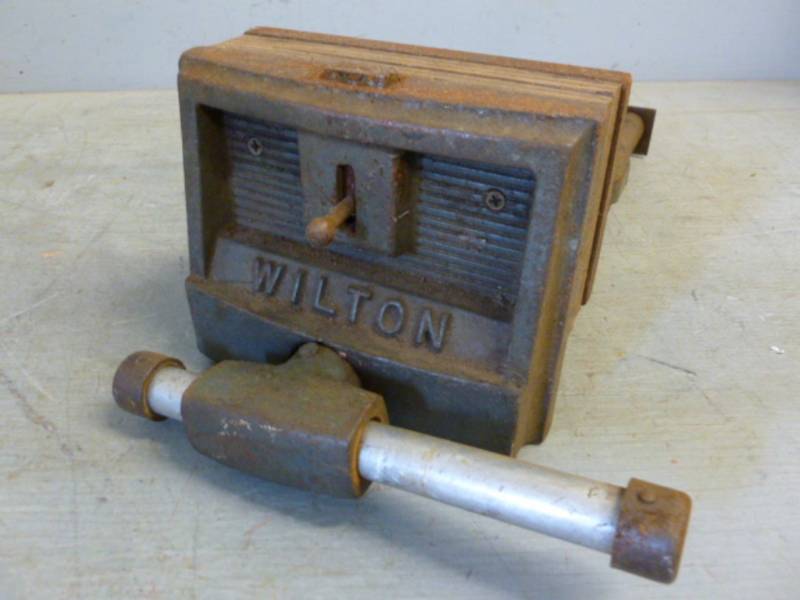 lot 101 image: Wilton Vise
