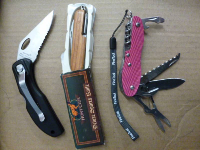 lot 117 image: Collector Knives