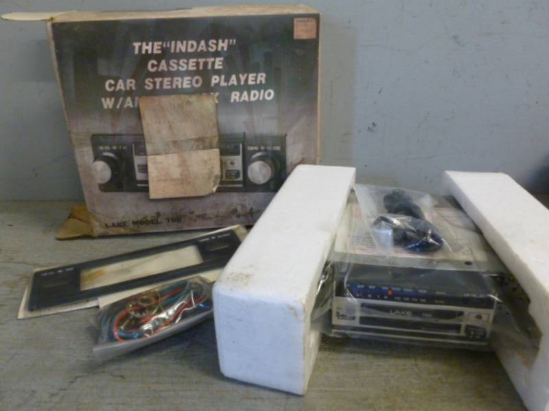 lot 133 image: New Vintage Car Radio