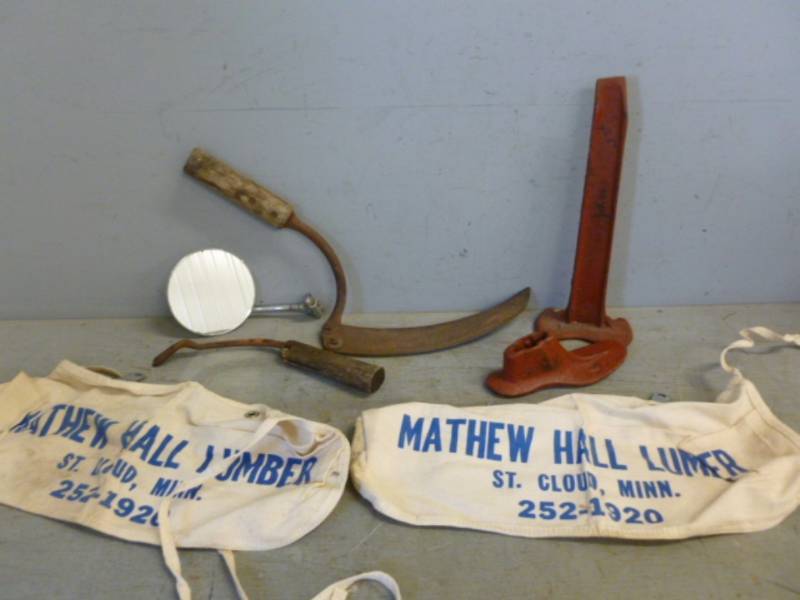 lot 147 image: Vintage Items