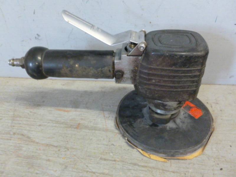 lot 172 image: Pneumatic Tool