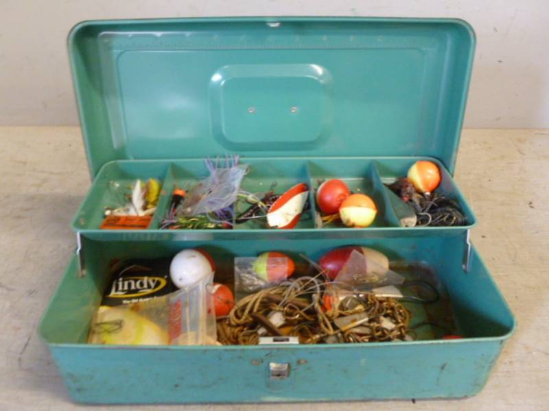lot 184 image: Vintage Fishing Tackle Box