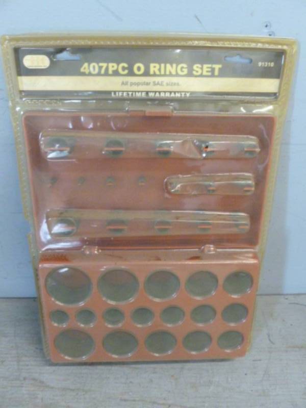 lot 192 image: New Auto Accessory Set
