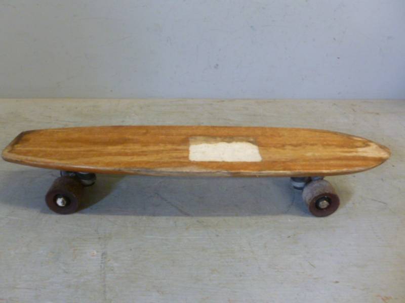 lot 204 image: Vintage Nash Skateboard