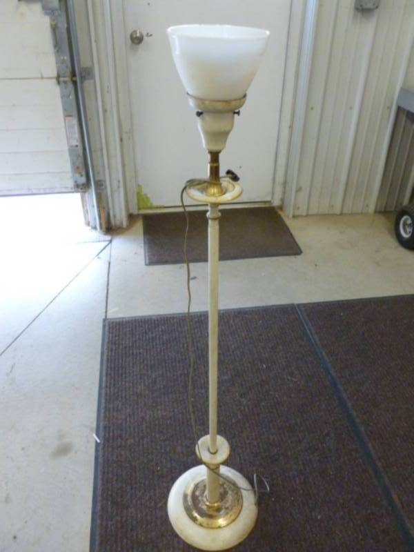 lot 213 image: Vintage Floor Lamp