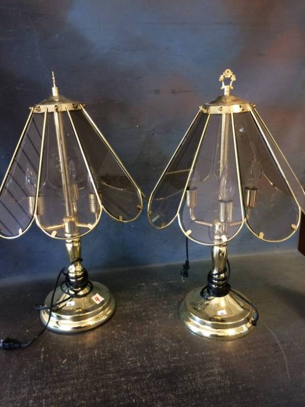 lot 4 image: 2 Lamps