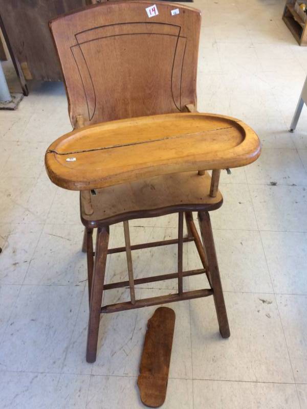 lot 14 image: Vintage Wooden High Chair