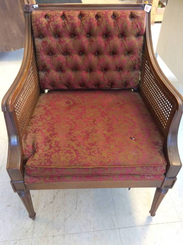 lot 11 image: Vintage Upholstered Chair