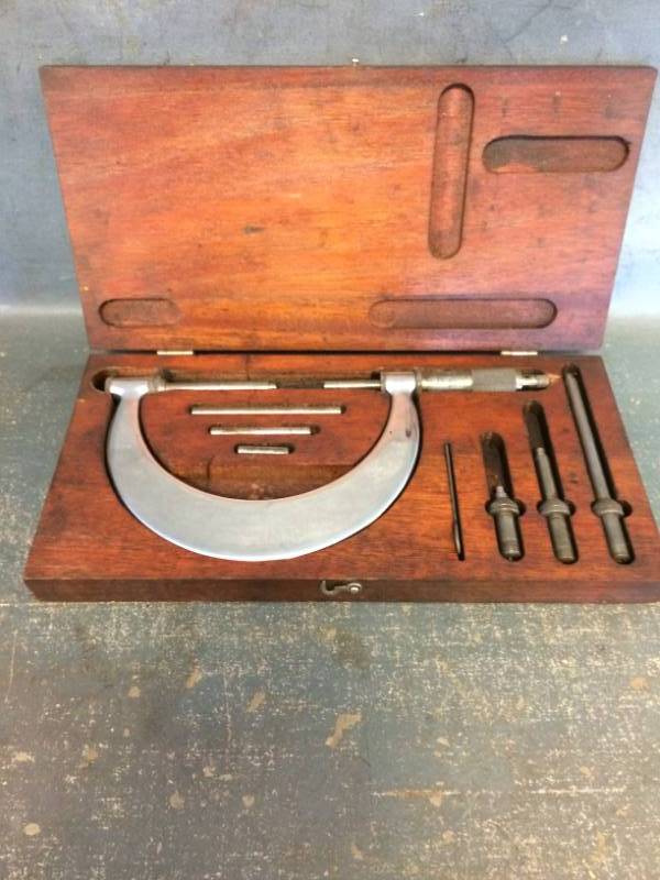 lot 36 image: Vintage Micrometer