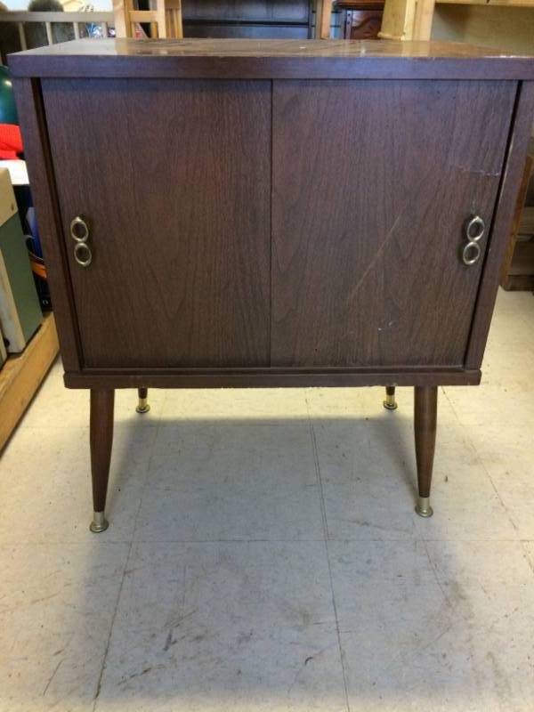 lot 46 image: Cabinet with Albums