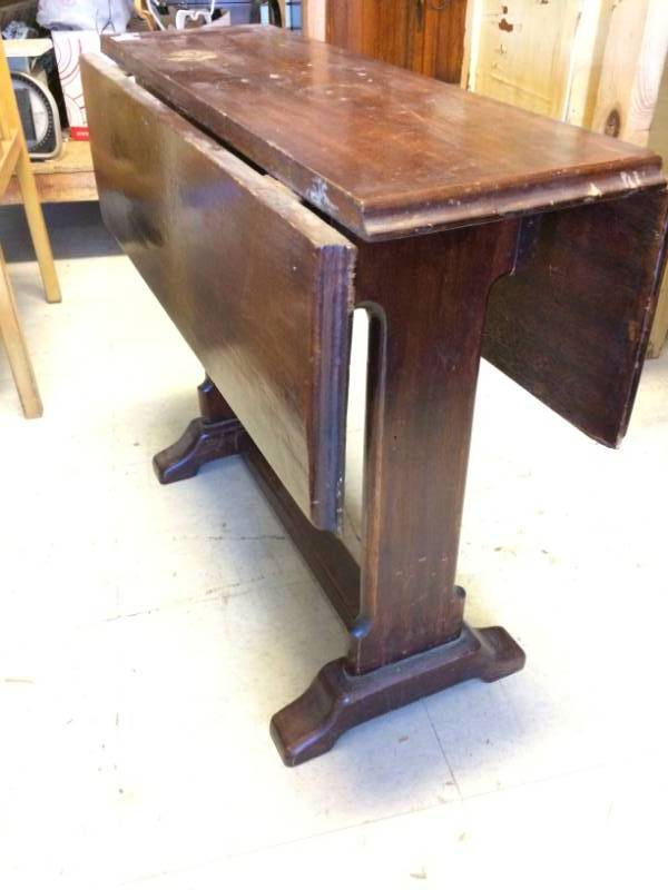 lot 48 image: Vintage Wooden Table