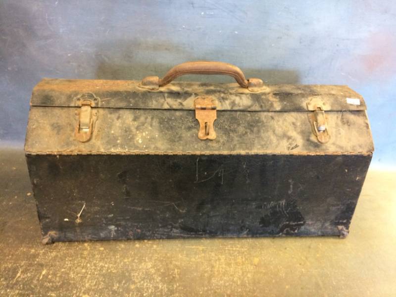 lot 86 image: Vintage S-K Tool Box