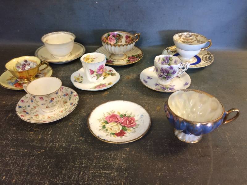 lot 98 image: Vintage China Cups and Saucers