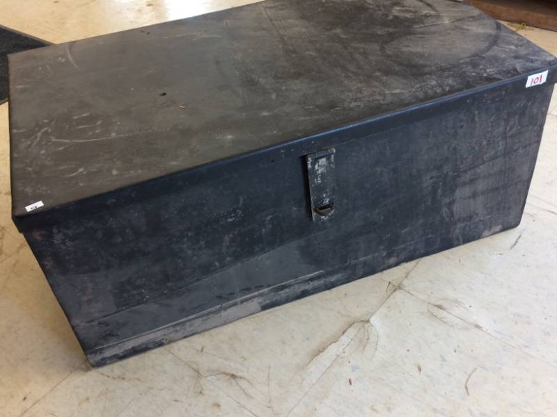 lot 101 image: Metal Storage Box